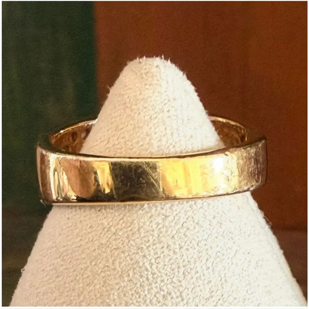 Statement Ring with pink Channel-Set Stones - Picture 6 of 11